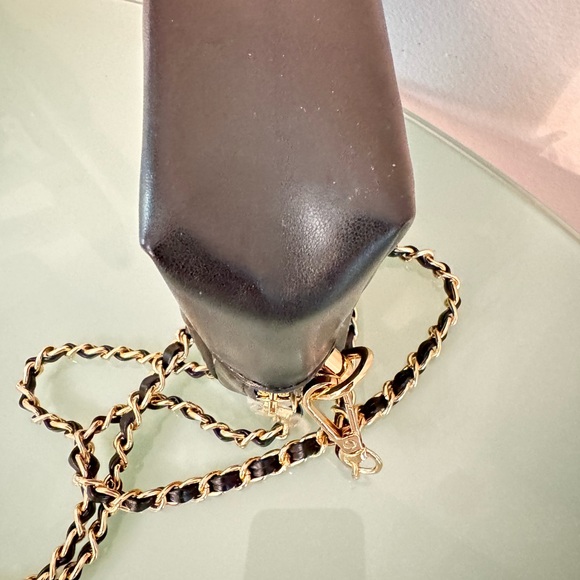 YSL YVES SAINT LAURENT Black Beaute Cosmetic Pouch with Studded Gold Accents New - Picture 15 of 15